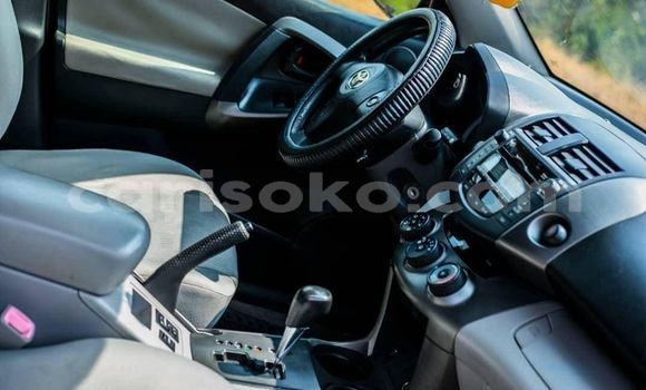 Sayi Na hannu Toyota RAV4 Noir Mota in Kigali a Rwanda Sayi Na hannu Toyota RAV4 Noir Mota in Kigali a Rwanda