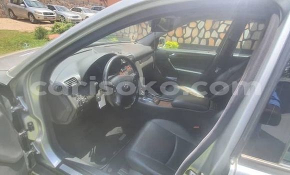 Sayi Na hannu Mercedes-Benz C–Class Gris Mota in Kigali a Rwanda Sayi Na hannu Mercedes-Benz C–Class Gris Mota in Kigali a Rwanda