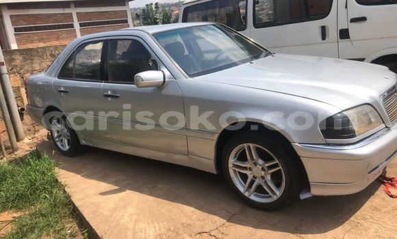 Sayi Na hannu Mercedes-Benz C–Class Gris Mota in Kigali a Rwanda Sayi Na hannu Mercedes-Benz C–Class Gris Mota in Kigali a Rwanda