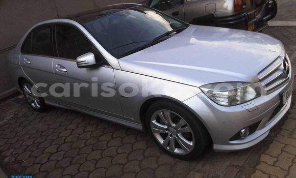 Sayi Na hannu Mercedes-Benz C–Class Gris Mota in Kigali a Rwanda Sayi Na hannu Mercedes-Benz C–Class Gris Mota in Kigali a Rwanda