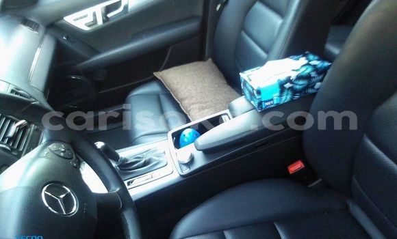Sayi Na hannu Mercedes-Benz C–Class Gris Mota in Kigali a Rwanda Sayi Na hannu Mercedes-Benz C–Class Gris Mota in Kigali a Rwanda