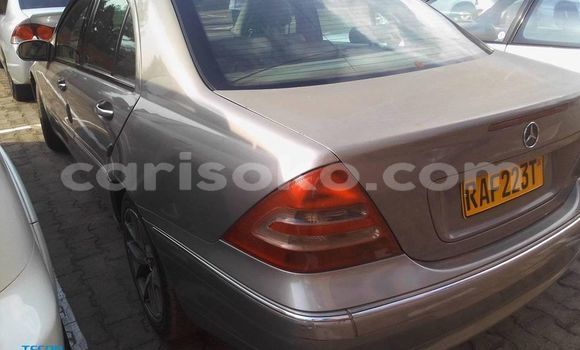 Sayi Na hannu Mercedes-Benz C–Class Autre Mota in Kigali a Rwanda Sayi Na hannu Mercedes-Benz C–Class Autre Mota in Kigali a Rwanda