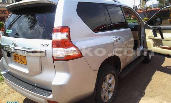 Sayi Na hannu Toyota Land Cruiser Gris Mota in Kigali a Rwanda Sayi Na hannu Toyota Land Cruiser Gris Mota in Kigali a Rwanda