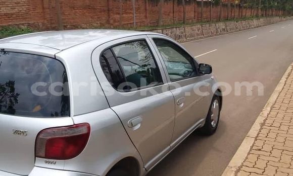 Sayi Na hannu Toyota Yaris Gris Mota in Kigali a Rwanda Sayi Na hannu Toyota Yaris Gris Mota in Kigali a Rwanda