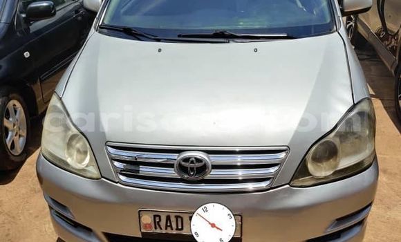 Sayi Na hannu Toyota Avensis Verso Gris Mota in Kigali a Rwanda Sayi Na hannu Toyota Avensis Verso Gris Mota in Kigali a Rwanda