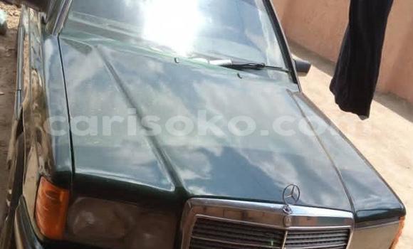 Sayi Na hannu Mercedes-Benz 190 Vert Mota in Kigali a Rwanda Sayi Na hannu Mercedes-Benz 190 Vert Mota in Kigali a Rwanda