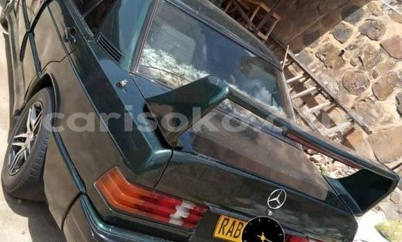 Sayi Na hannu Mercedes-Benz 190 Vert Mota in Kigali a Rwanda Sayi Na hannu Mercedes-Benz 190 Vert Mota in Kigali a Rwanda