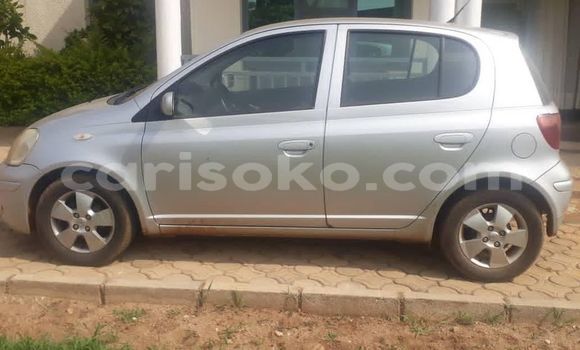 Sayi Na hannu Toyota Yaris Gris Mota in Kigali a Rwanda Sayi Na hannu Toyota Yaris Gris Mota in Kigali a Rwanda