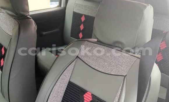 Sayi Na hannu Nissan Hardbody Blanc Mota in Kigali a Rwanda Sayi Na hannu Nissan Hardbody Blanc Mota in Kigali a Rwanda