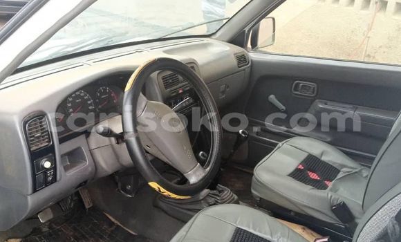 Sayi Na hannu Nissan Hardbody Blanc Mota in Kigali a Rwanda Sayi Na hannu Nissan Hardbody Blanc Mota in Kigali a Rwanda