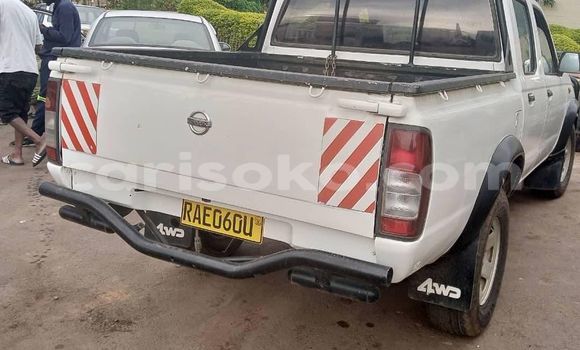 Sayi Na hannu Nissan Hardbody Blanc Mota in Kigali a Rwanda Sayi Na hannu Nissan Hardbody Blanc Mota in Kigali a Rwanda
