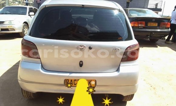 Sayi Na hannu Toyota Vitz Gris Mota in Kigali a Rwanda Sayi Na hannu Toyota Vitz Gris Mota in Kigali a Rwanda