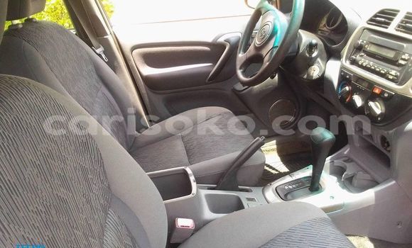 Sayi Na hannu Toyota RAV4 Bleu Mota in Kigali a Rwanda Sayi Na hannu Toyota RAV4 Bleu Mota in Kigali a Rwanda