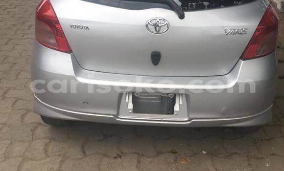 Acheter Occasion Voiture Toyota Yaris Gris à Kigali, Rwanda Acheter Occasion Voiture Toyota Yaris Gris à Kigali, Rwanda