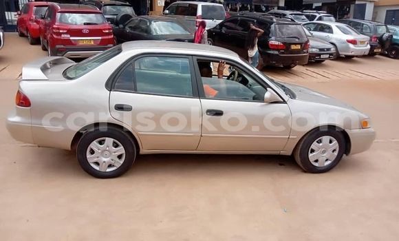 Sayi Na hannu Toyota Corolla Marron Mota in Kigali a Rwanda Sayi Na hannu Toyota Corolla Marron Mota in Kigali a Rwanda
