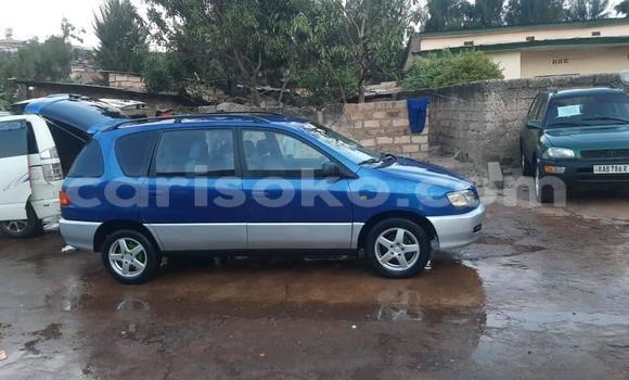 Acheter Occasion Voiture Toyota Picnic Bleu à Kigali, Rwanda
