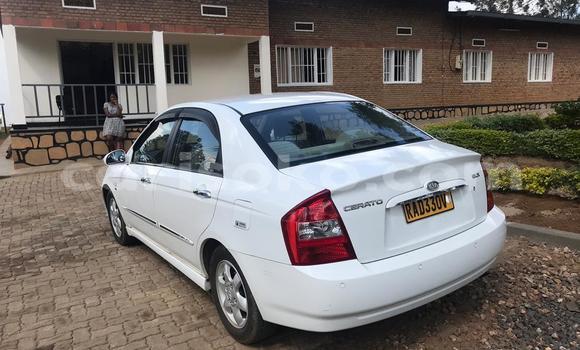 Acheter Occasion Voiture Kia Cerato Blanc à Kigali, Rwanda