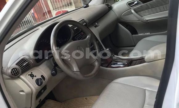 Sayi Na hannu Mercedes-Benz C–Class Blanc Mota in Kigali a Rwanda Sayi Na hannu Mercedes-Benz C–Class Blanc Mota in Kigali a Rwanda