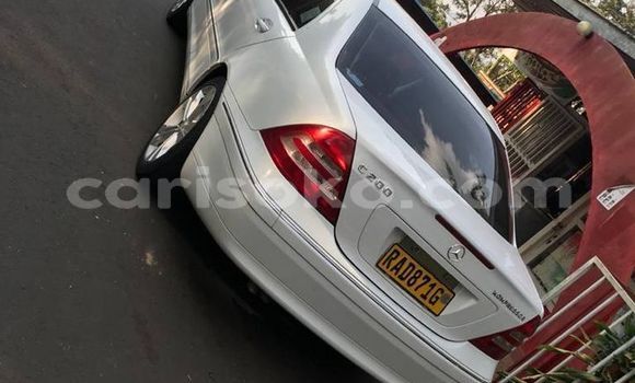 Sayi Na hannu Mercedes-Benz C–Class Blanc Mota in Kigali a Rwanda Sayi Na hannu Mercedes-Benz C–Class Blanc Mota in Kigali a Rwanda