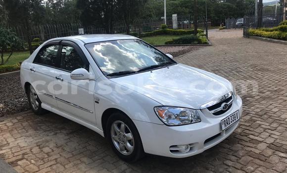 Acheter Occasion Voiture Kia Cerato Blanc à Kigali, Rwanda Acheter Occasion Voiture Kia Cerato Blanc à Kigali, Rwanda