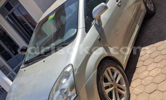 Sayi Na hannu Toyota Corolla Verso Gris Mota in Kigali a Rwanda Sayi Na hannu Toyota Corolla Verso Gris Mota in Kigali a Rwanda