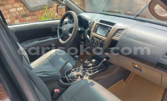 Sayi Na hannu Toyota Hilux Noir Mota in Kigali a Rwanda Sayi Na hannu Toyota Hilux Noir Mota in Kigali a Rwanda