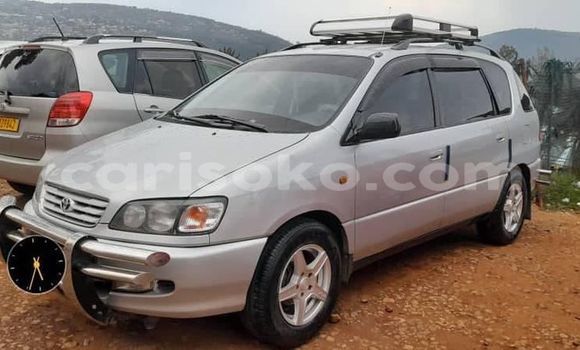 Sayi Na hannu Toyota Verso Gris Mota in Kigali a Rwanda Sayi Na hannu Toyota Verso Gris Mota in Kigali a Rwanda