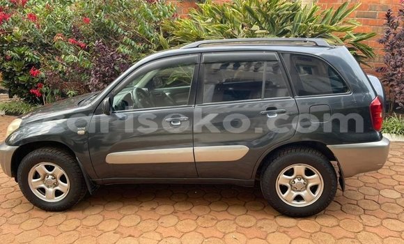 Sayi Na hannu Toyota RAV4 Bleu Mota in Kigali a Rwanda Sayi Na hannu Toyota RAV4 Bleu Mota in Kigali a Rwanda
