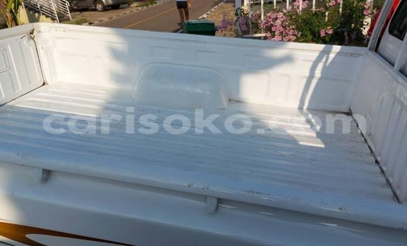 Sayi Na hannu Toyota Hilux Blanc Mota in Kigali a Rwanda Sayi Na hannu Toyota Hilux Blanc Mota in Kigali a Rwanda