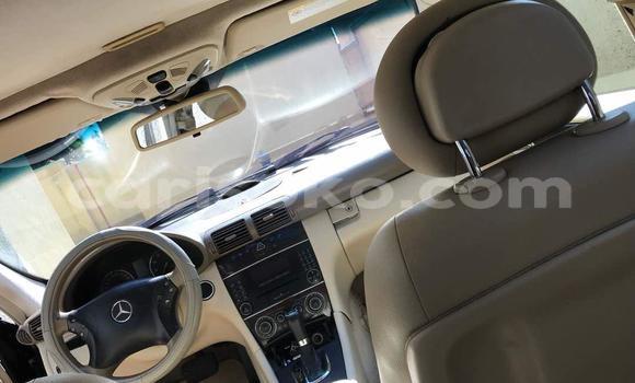 Acheter Occasion Voiture Mercedes-Benz C-klasse Noir à Kigali, Rwanda Acheter Occasion Voiture Mercedes-Benz C-klasse Noir à Kigali, Rwanda
