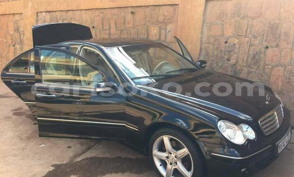 Acheter Occasion Voiture Mercedes-Benz C-klasse Noir à Kigali, Rwanda Acheter Occasion Voiture Mercedes-Benz C-klasse Noir à Kigali, Rwanda