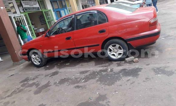 Acheter Occasion Voiture Toyota Carina Rouge à Kigali, Rwanda Acheter Occasion Voiture Toyota Carina Rouge à Kigali, Rwanda