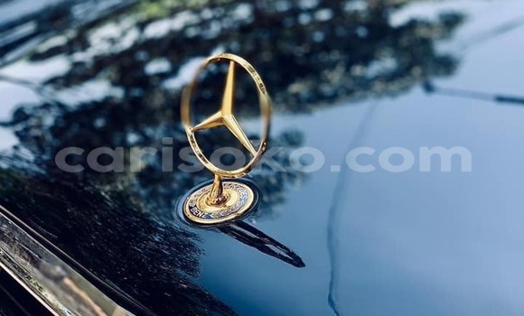 Acheter Occasion Voiture Mercedes-Benz C–Class Bleu à Kigali, Rwanda Acheter Occasion Voiture Mercedes-Benz C–Class Bleu à Kigali, Rwanda