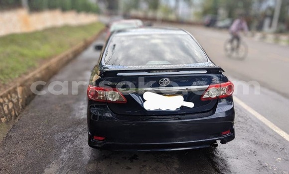 Acheter Occasion Voiture Toyota Corolla Bleu à Kigali, Rwanda Acheter Occasion Voiture Toyota Corolla Bleu à Kigali, Rwanda