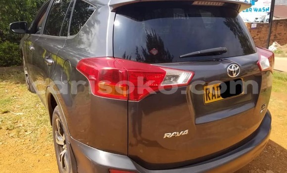 Acheter Occasion Voiture Toyota RAV4 Noir à Kigali, Rwanda Acheter Occasion Voiture Toyota RAV4 Noir à Kigali, Rwanda