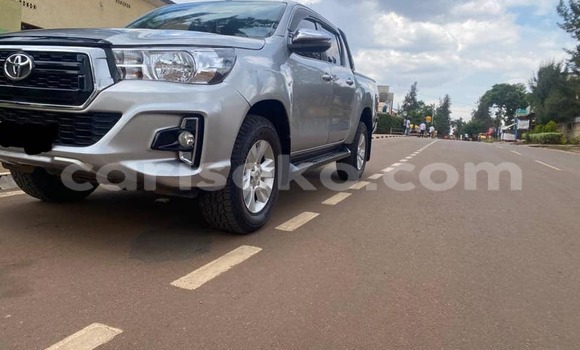 Acheter Occasion Voiture Toyota Hilux Gris à Kigali, Rwanda Acheter Occasion Voiture Toyota Hilux Gris à Kigali, Rwanda