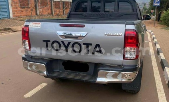 Acheter Occasion Voiture Toyota Hilux Gris à Kigali, Rwanda Acheter Occasion Voiture Toyota Hilux Gris à Kigali, Rwanda