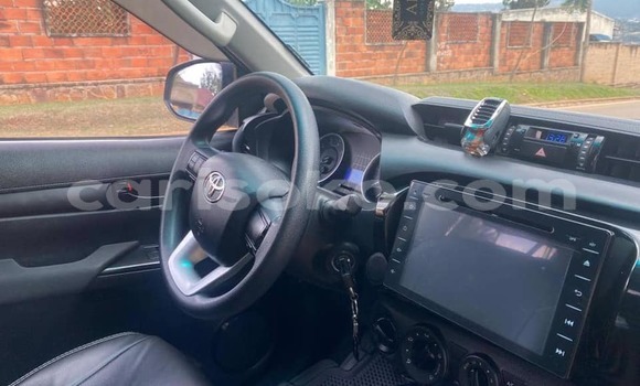 Acheter Occasion Voiture Toyota Hilux Gris à Kigali, Rwanda Acheter Occasion Voiture Toyota Hilux Gris à Kigali, Rwanda