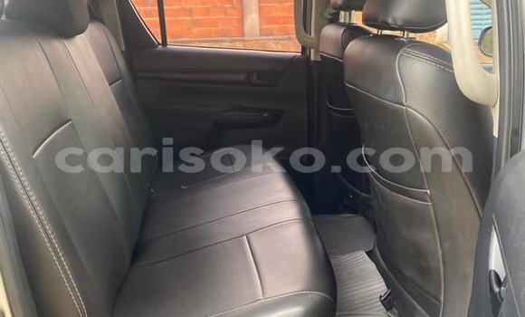 Acheter Occasion Voiture Toyota Hilux Gris à Kigali, Rwanda Acheter Occasion Voiture Toyota Hilux Gris à Kigali, Rwanda