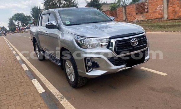 Acheter Occasion Voiture Toyota Hilux Gris à Kigali, Rwanda Acheter Occasion Voiture Toyota Hilux Gris à Kigali, Rwanda