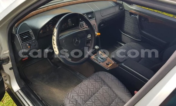 Acheter Occasion Voiture Mercedes-Benz C–Class Gris à Kigali, Rwanda Acheter Occasion Voiture Mercedes-Benz C–Class Gris à Kigali, Rwanda