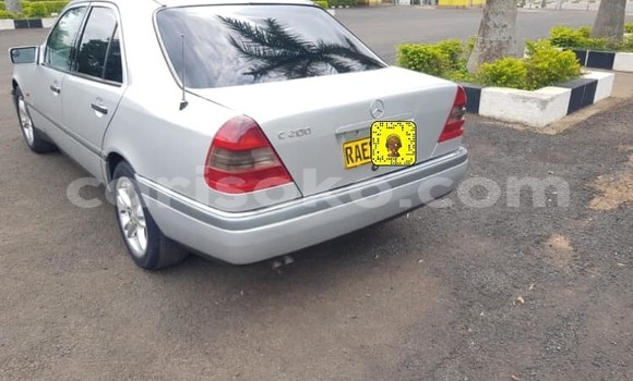 Acheter Occasion Voiture Mercedes-Benz C–Class Gris à Kigali, Rwanda Acheter Occasion Voiture Mercedes-Benz C–Class Gris à Kigali, Rwanda
