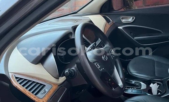 Acheter Occasion Voiture Hyundai Santa Fe Gris à Kigali, Rwanda Acheter Occasion Voiture Hyundai Santa Fe Gris à Kigali, Rwanda