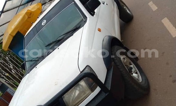Acheter Occasion Voiture Nissan Hardbody Blanc à Kigali, Rwanda