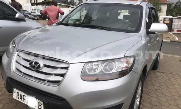 Buy Used Hyundai Santa Fe Silver Car in Kigali in Rwanda Buy Used Hyundai Santa Fe Silver Car in Kigali in Rwanda