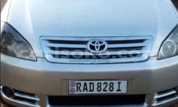 Sayi Na hannu Toyota Avensis Verso Gris Mota in Kigali a Rwanda Sayi Na hannu Toyota Avensis Verso Gris Mota in Kigali a Rwanda