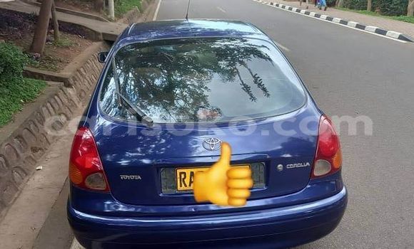Acheter Occasion Voiture Toyota Corolla Bleu à Kigali, Rwanda Acheter Occasion Voiture Toyota Corolla Bleu à Kigali, Rwanda