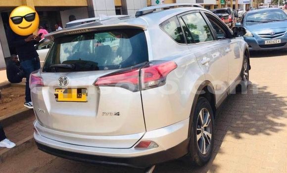Sayi Na hannu Toyota RAV4 Gris Mota in Kigali a Rwanda Sayi Na hannu Toyota RAV4 Gris Mota in Kigali a Rwanda