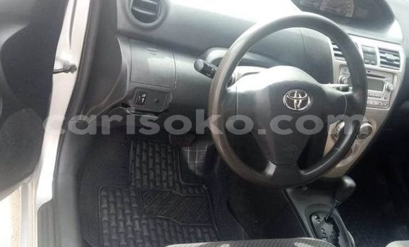 Sayi Na hannu Toyota Yaris Gris Mota in Kigali a Rwanda Sayi Na hannu Toyota Yaris Gris Mota in Kigali a Rwanda