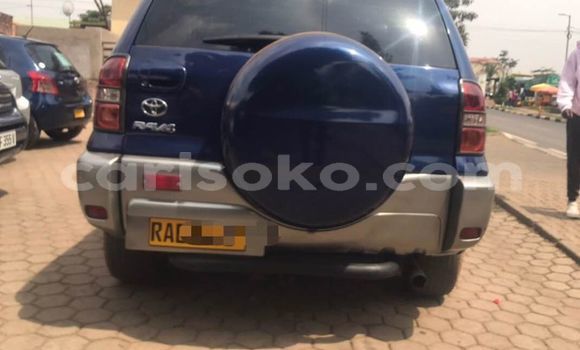 Sayi Na hannu Toyota RAV4 Bleu Mota in Kigali a Rwanda Sayi Na hannu Toyota RAV4 Bleu Mota in Kigali a Rwanda